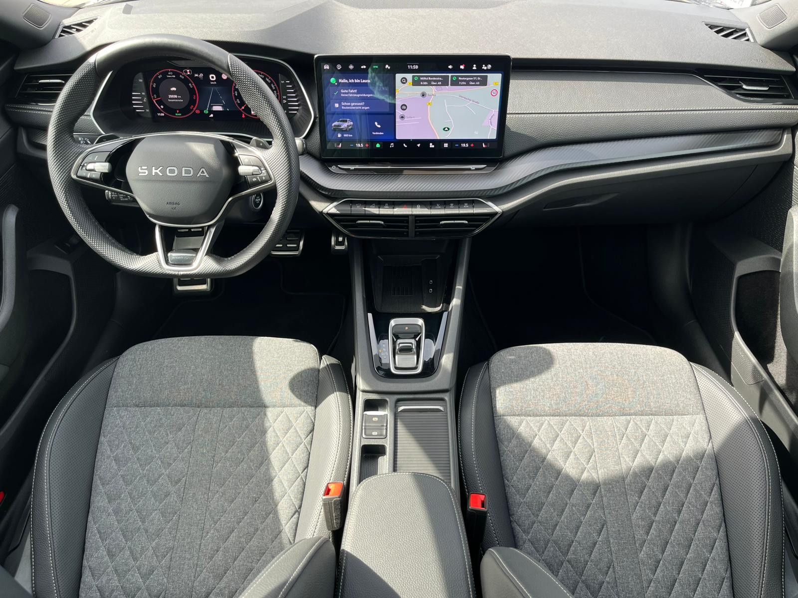Fahrzeugabbildung SKODA Octavia 1.5 DSG Sportline PANO*MATRIX*AHK*5J.GAR