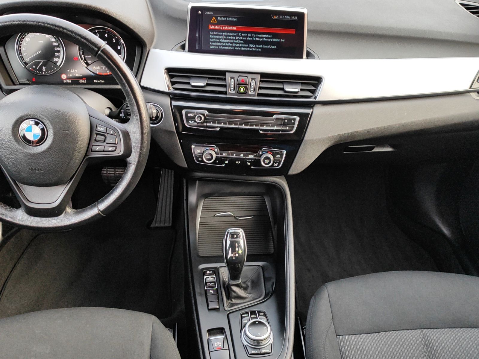 Fahrzeugabbildung BMW X1 sDrive 20 i Advantage*Automatik*Navi*DAB*PDC
