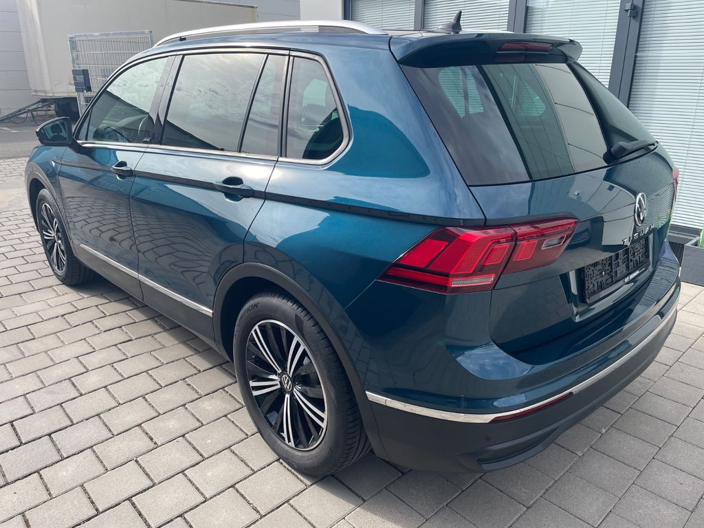 Volkswagen Tiguan — fotografia 2