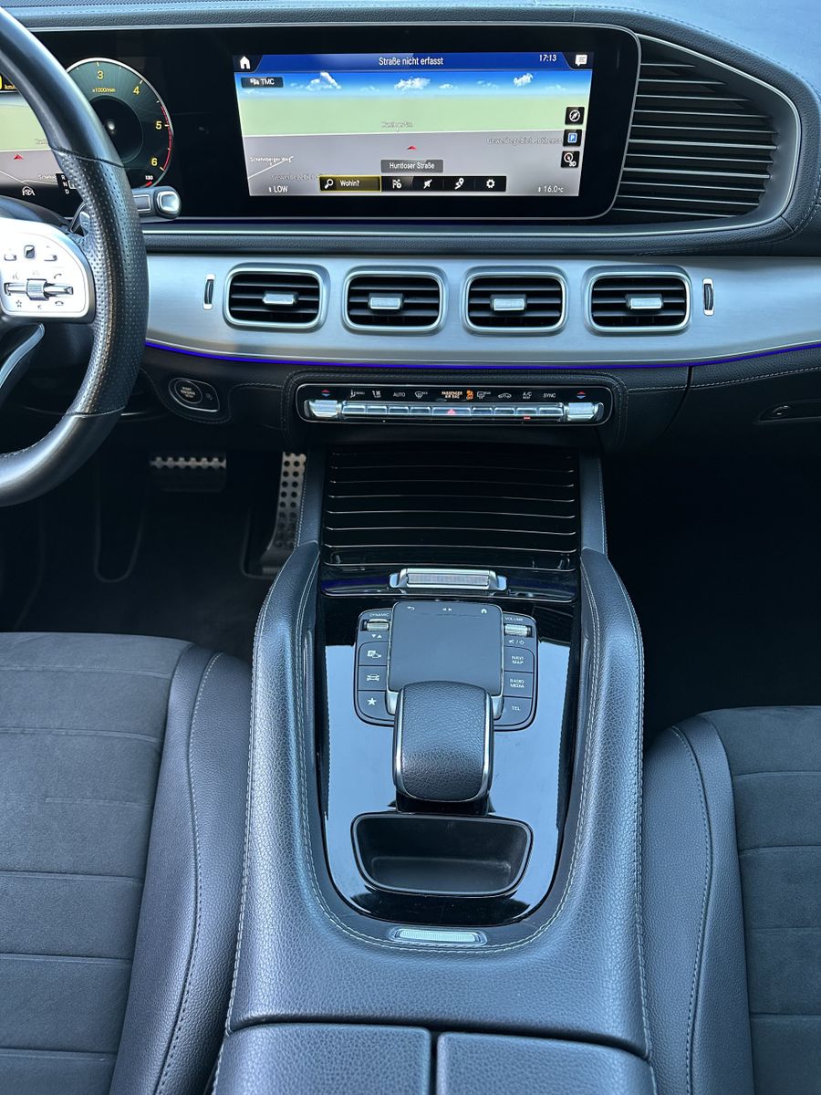 Fahrzeugabbildung Mercedes-Benz GLE 350d 4Matic AMG-Line NAV+LED+AHK+PANO+DISTRO