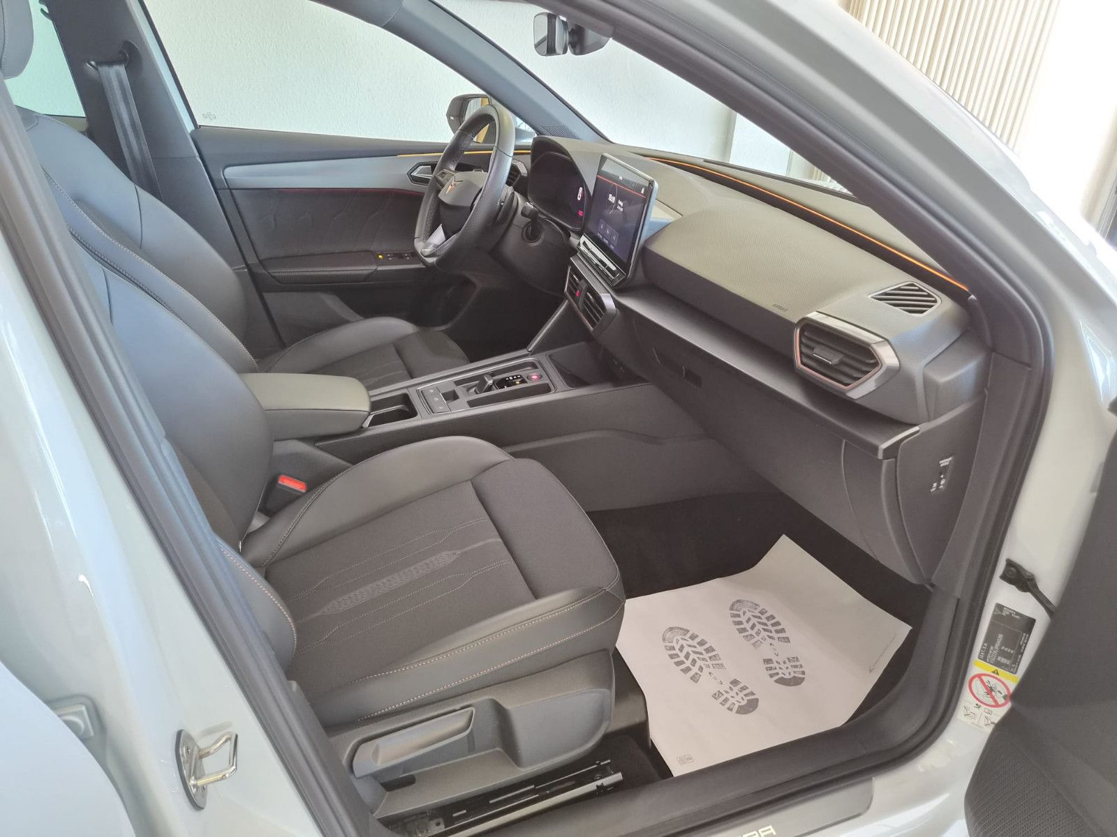Fahrzeugabbildung CUPRA Leon Sportstourer / NAVI / KAMERA / T-LEDER