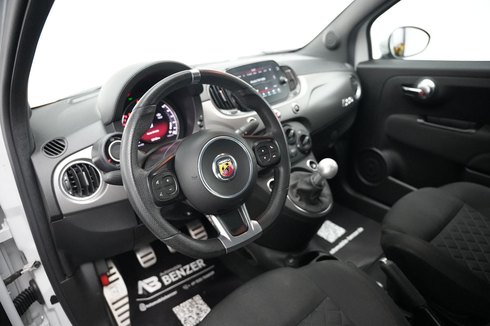 Fahrzeugabbildung Fiat Abarth 500 595 *BeatsAudio*SportsitzeAbarth*PDC*
