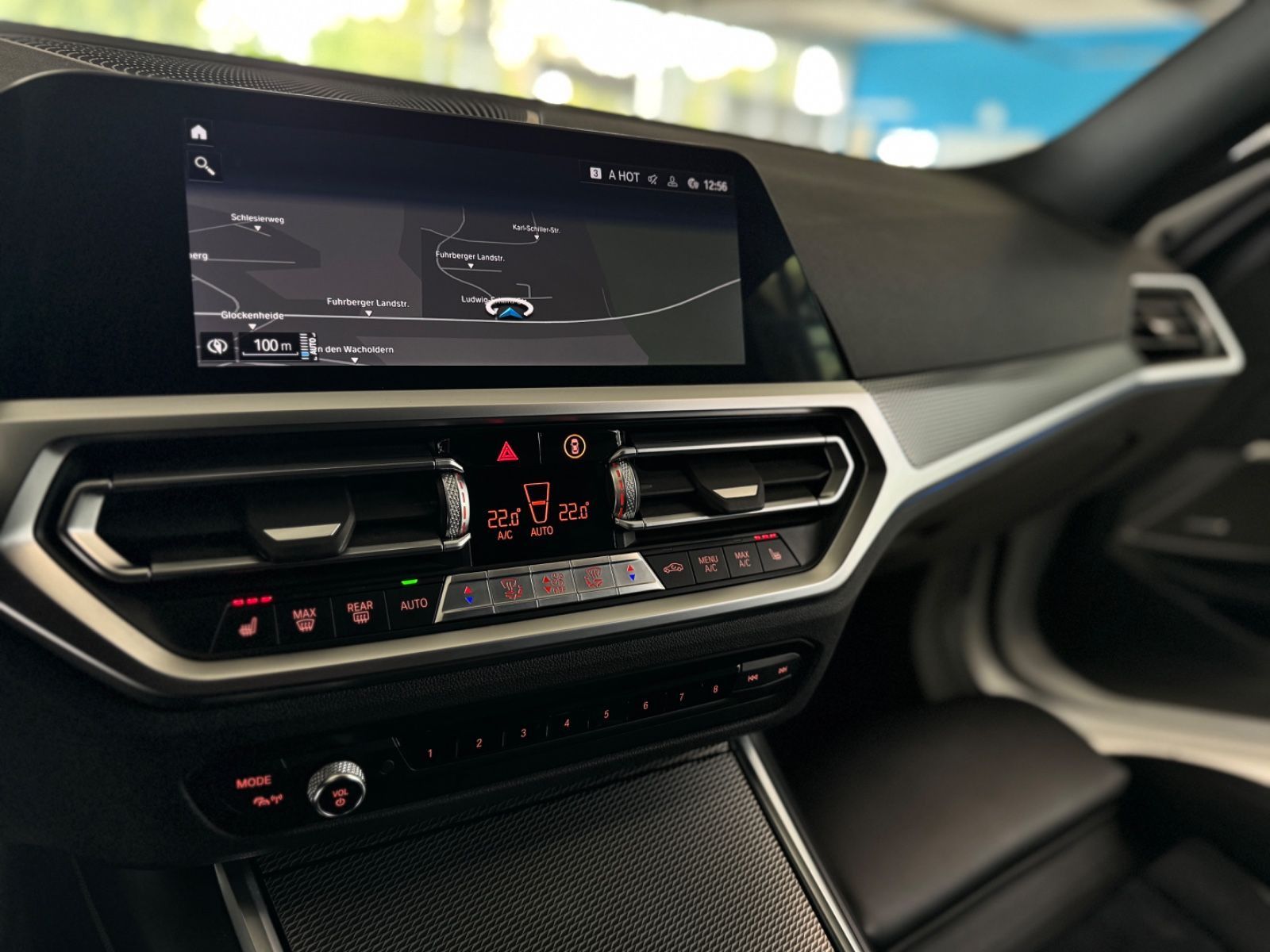 Fahrzeugabbildung BMW 330e M Sport Kamera Laser HUD DAB H/K Komfort