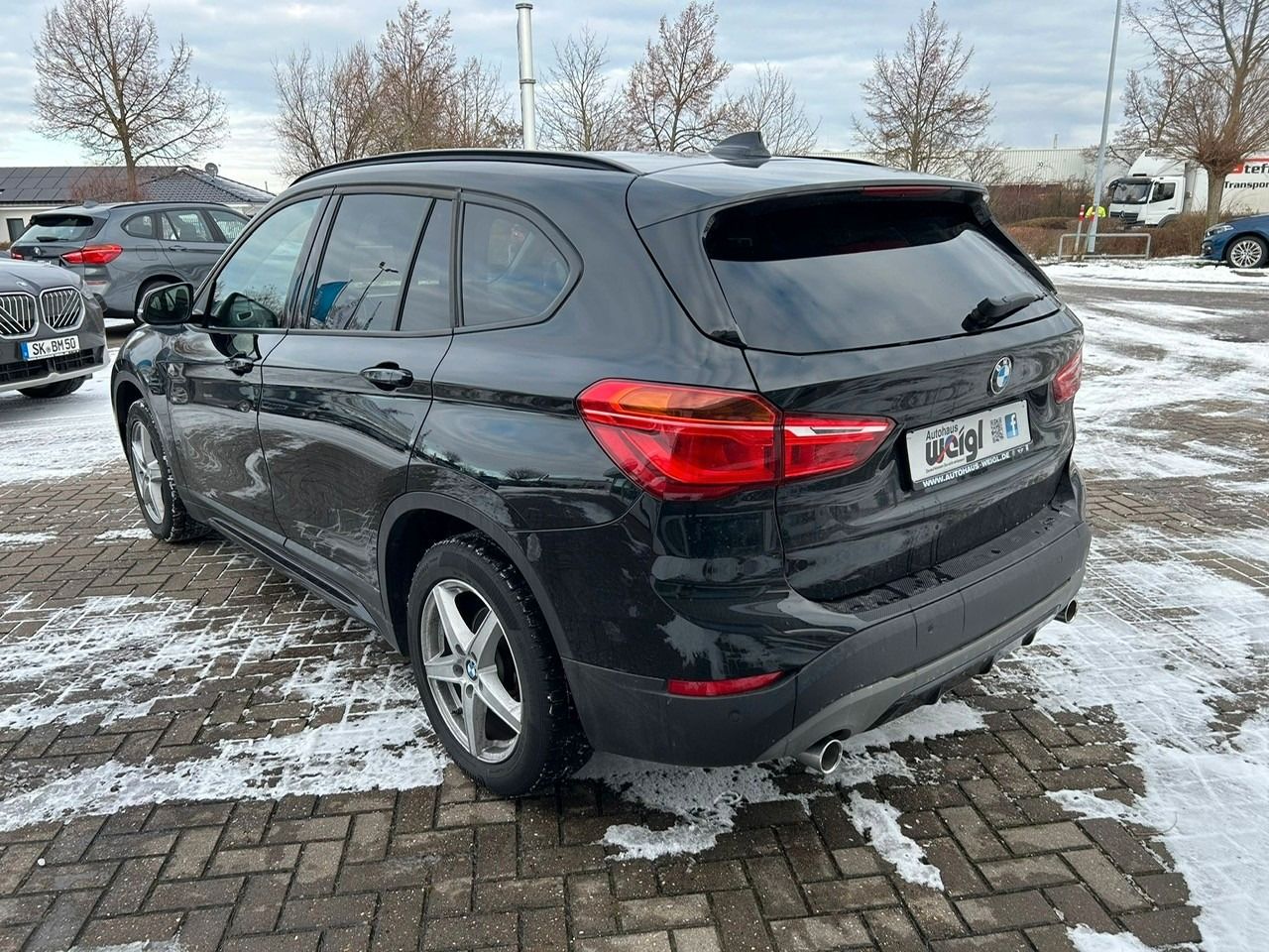 Fahrzeugabbildung BMW X1 18dA Sport Line +Head Up+AHK+Parkassistent+++