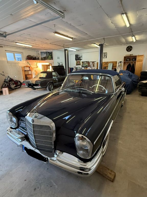 Mercedes-Benz 300