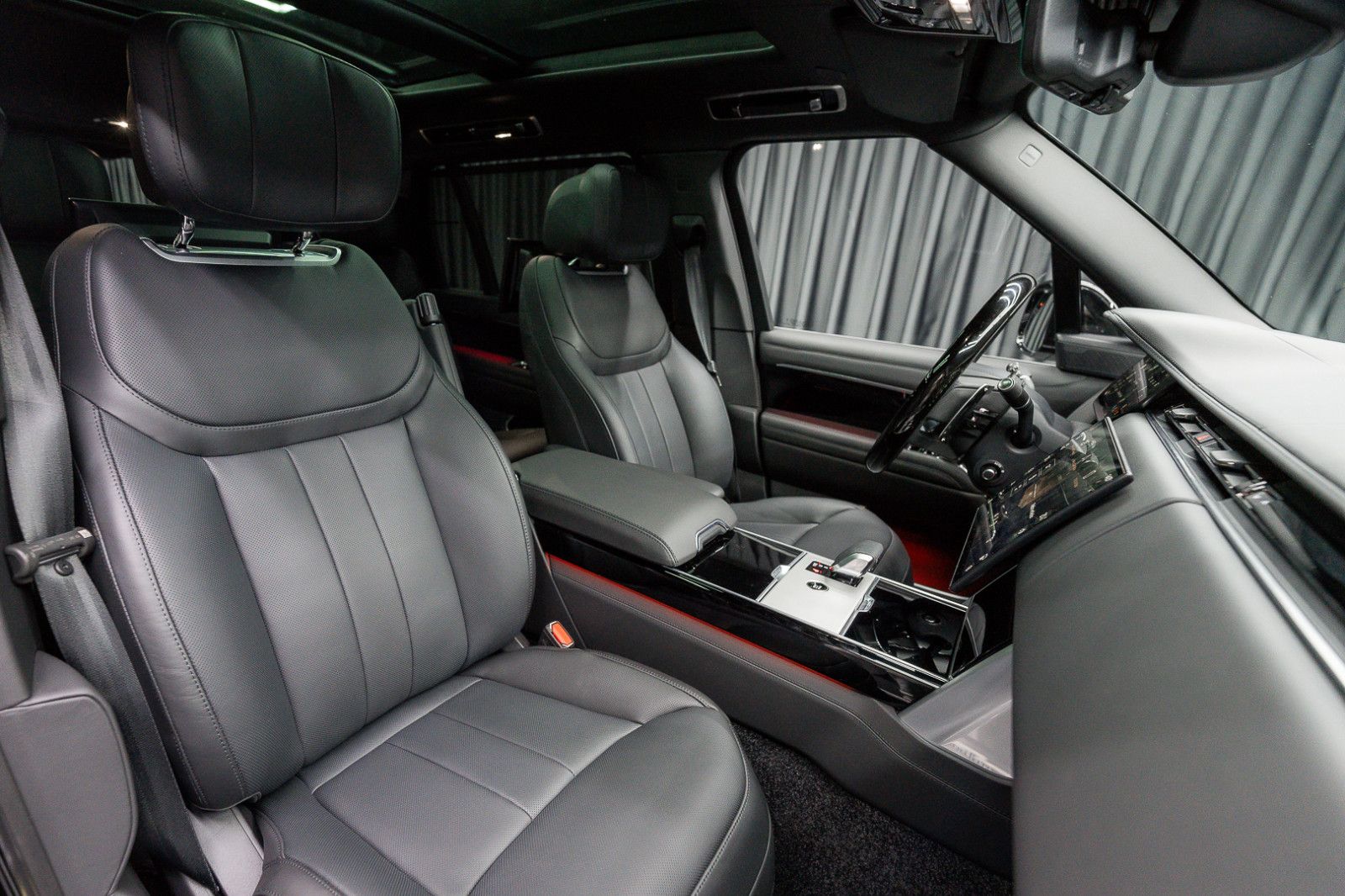 Fahrzeugabbildung Land Rover Range Rover P530 Autob. LWB Fond-TV 23''