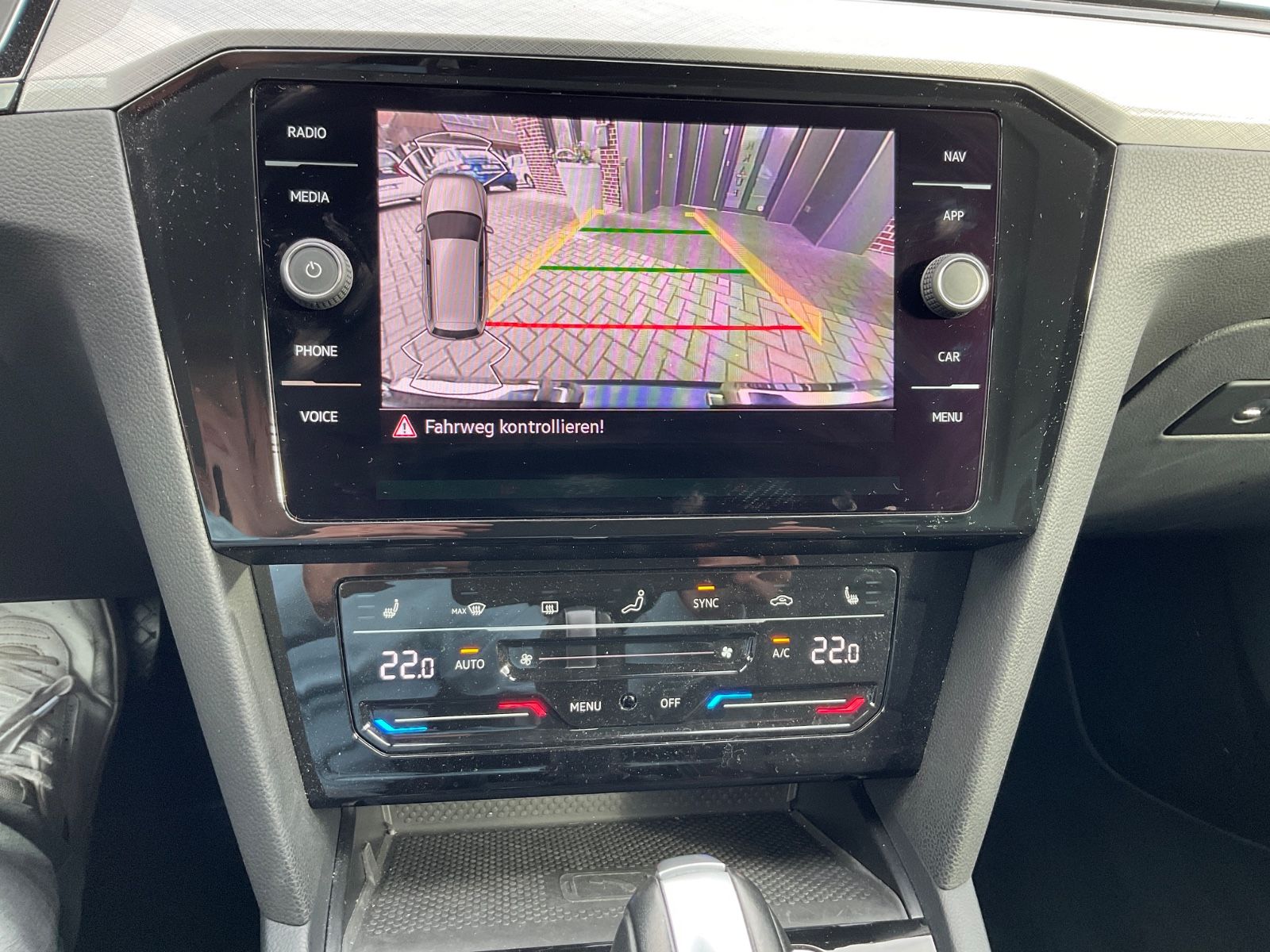 Fahrzeugabbildung Volkswagen Passat Variant 2.0 TDI DSG Busi,Kamera,ACC,Navi