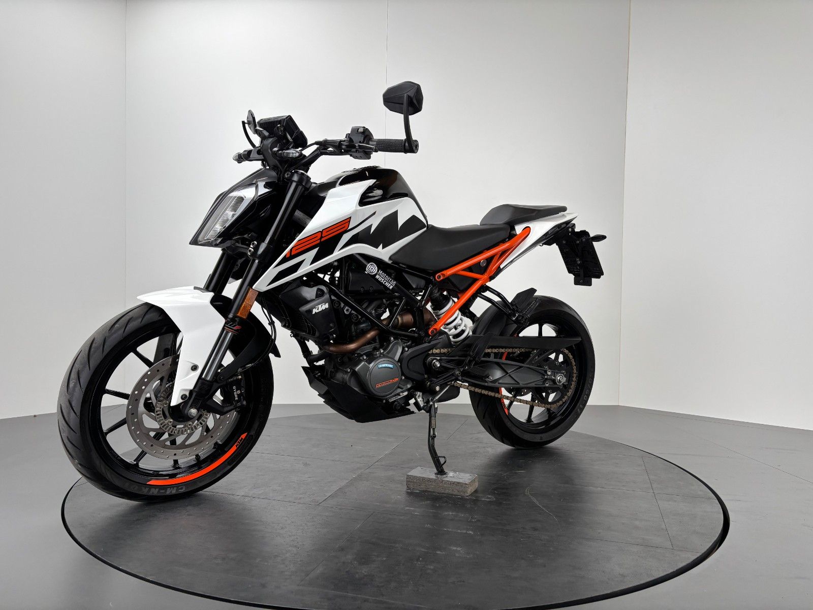 Fahrzeugabbildung KTM DUKE 125 *SERVICE NEU *KURZES HECK