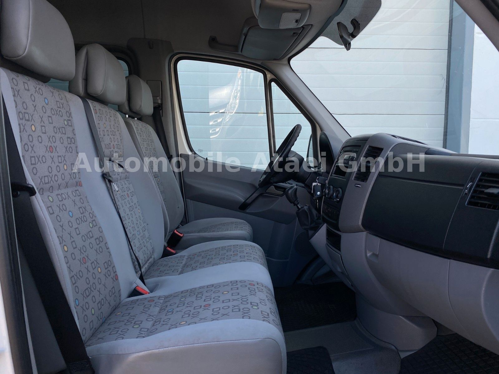 Fahrzeugabbildung Volkswagen Crafter Kombi 35 *Rollstuhl-Lift* STANDHZG 2833