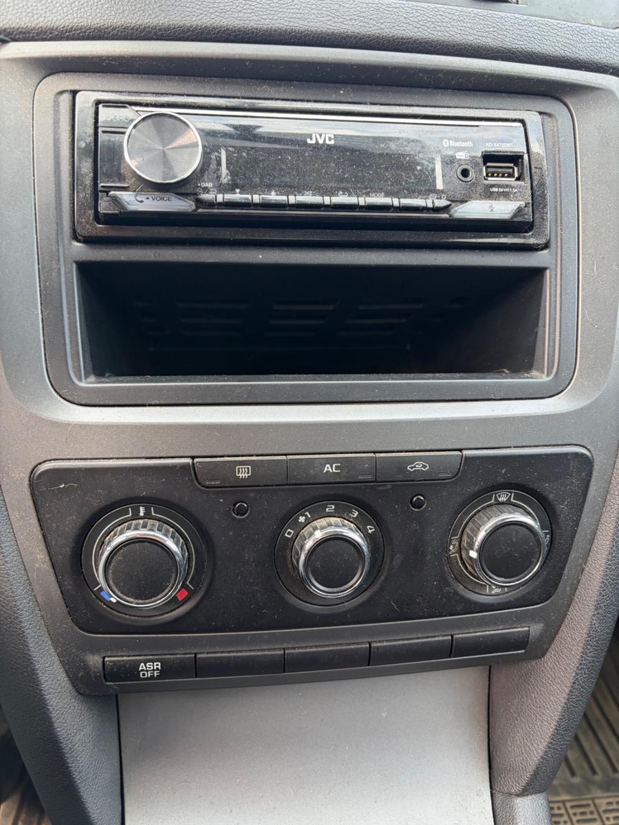 Skoda Octavia 2011 — photo 6