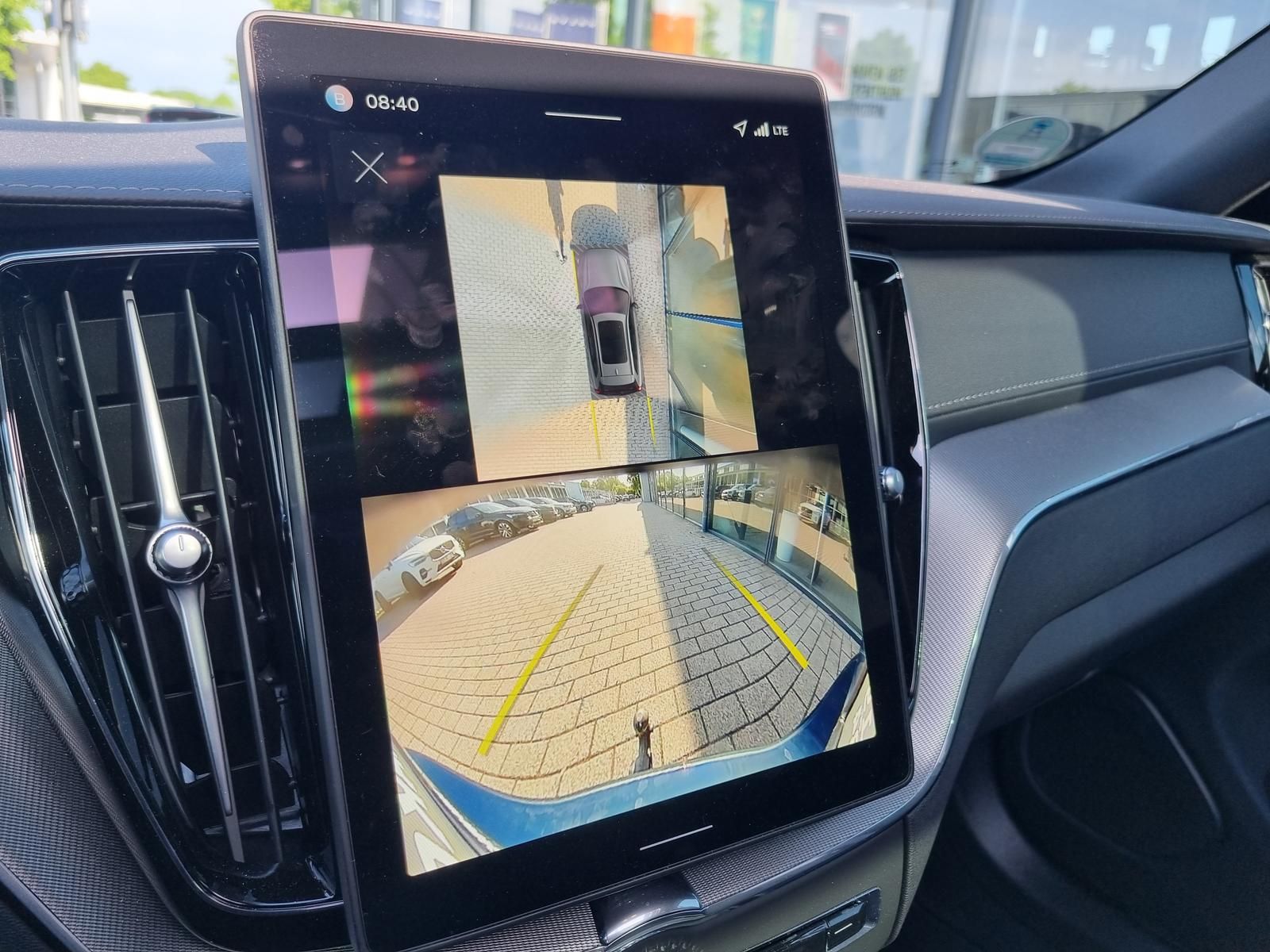 Fahrzeugabbildung Volvo XC60 T8 Ultra Black Ed. 'Massage, Luftfahrwerk'