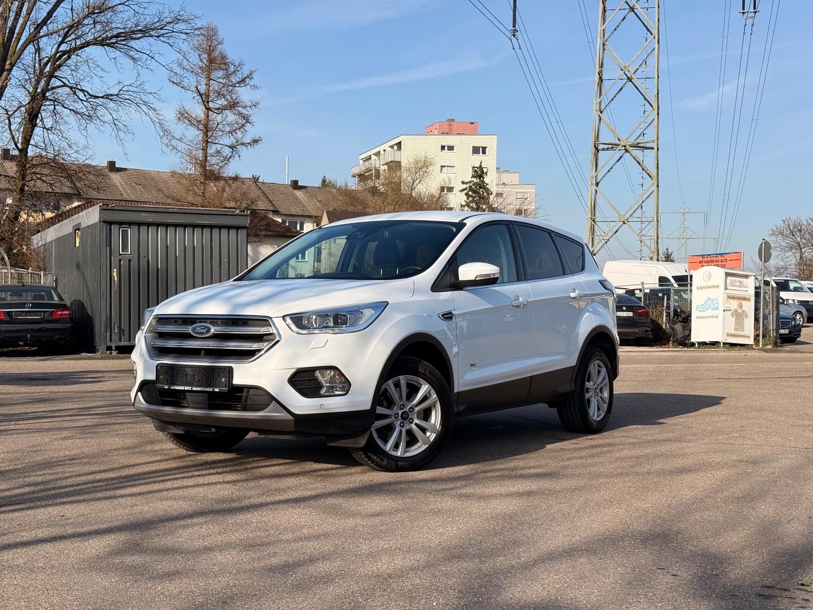 Ford Kuga Titanium-Autom-Sportsitze-Navi-4X4-Gepflegt