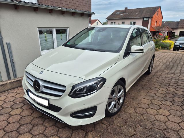 MERCEDES-BENZ B 180 -