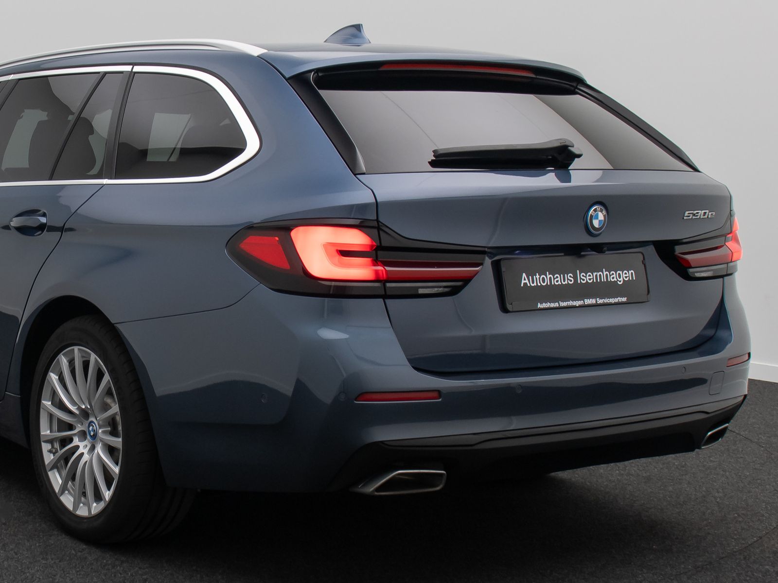 Fahrzeugabbildung BMW 530e Kamera DAB HiFi Sport Leder Komfort Alarm