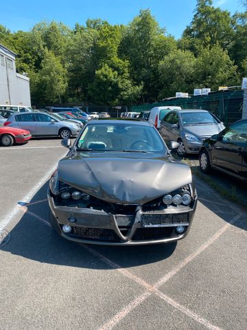 Alfa Romeo 159  3,2 V6 Frontschaden TOP Ausstattung