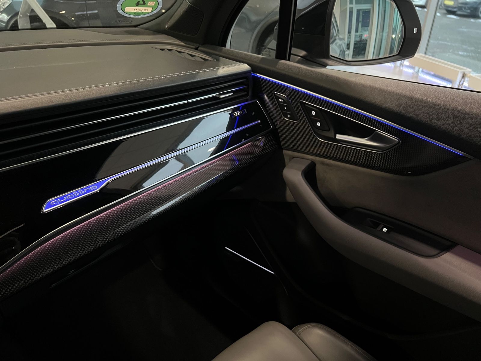 Fahrzeugabbildung Audi SQ7 4.0 TDI quattro*Head-Up * 7.SITZER*