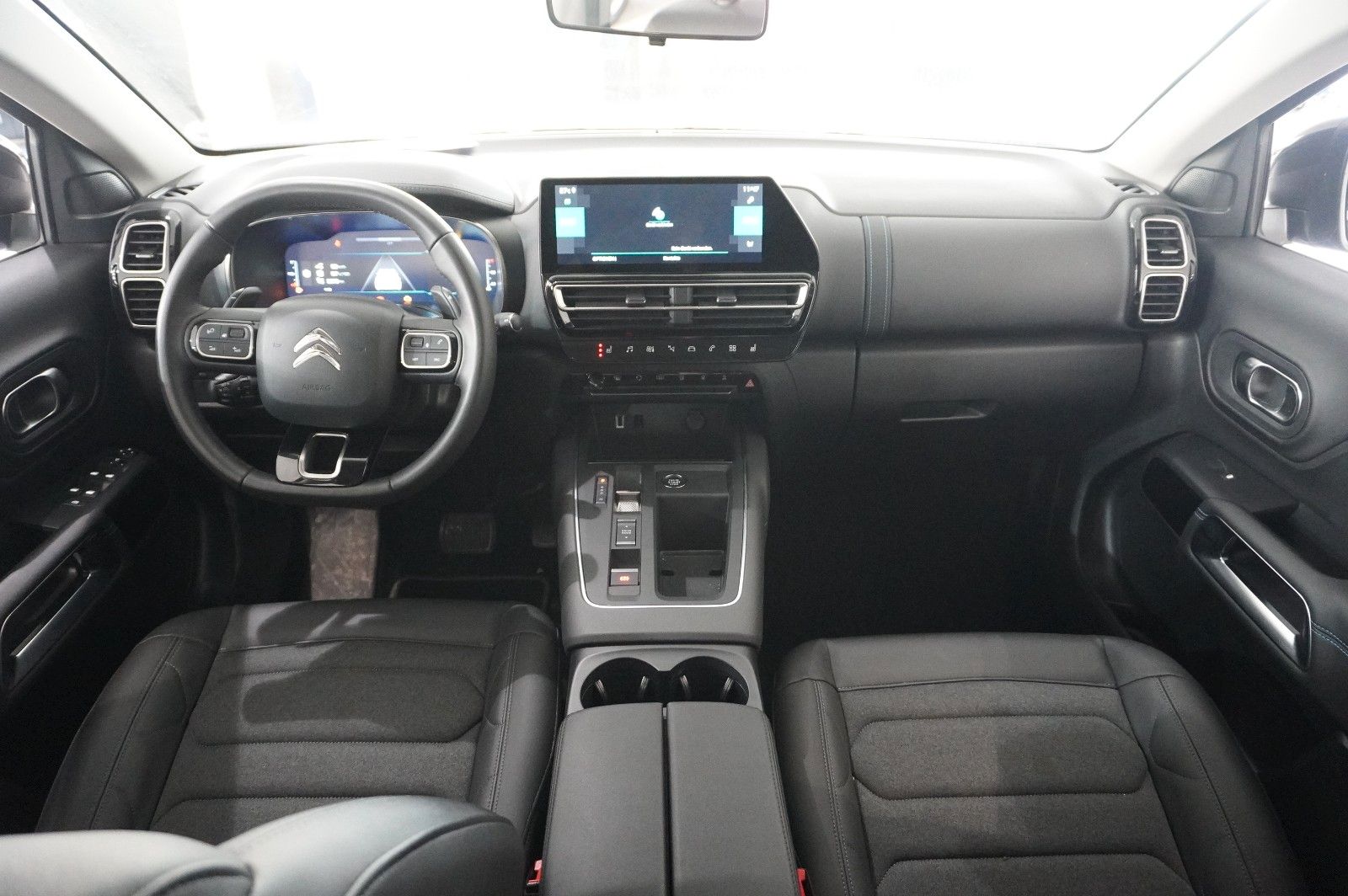 Fahrzeugabbildung Citroën C5 Aircross PLUS 145 E-DSC NAVI/LED/KAMERA/DAB+