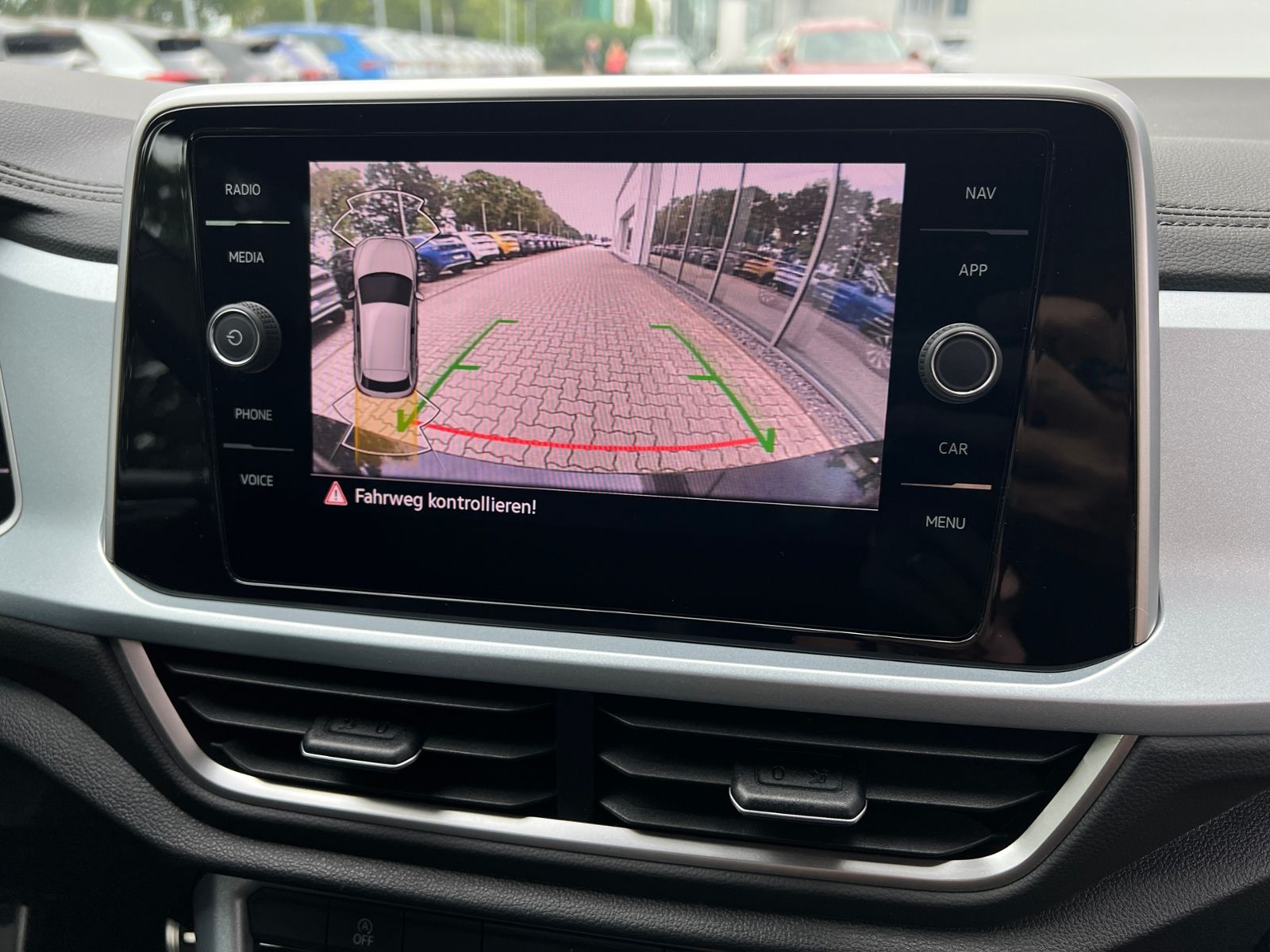 Fahrzeugabbildung Volkswagen T-Roc GOAL 2.0 TDI DSG *AHK, LED, "Plus"-Paket,