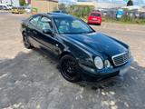 Mercedes-Benz Mercedes Clk 320 Sport - Mercedes-Benz CLK 320: Sport