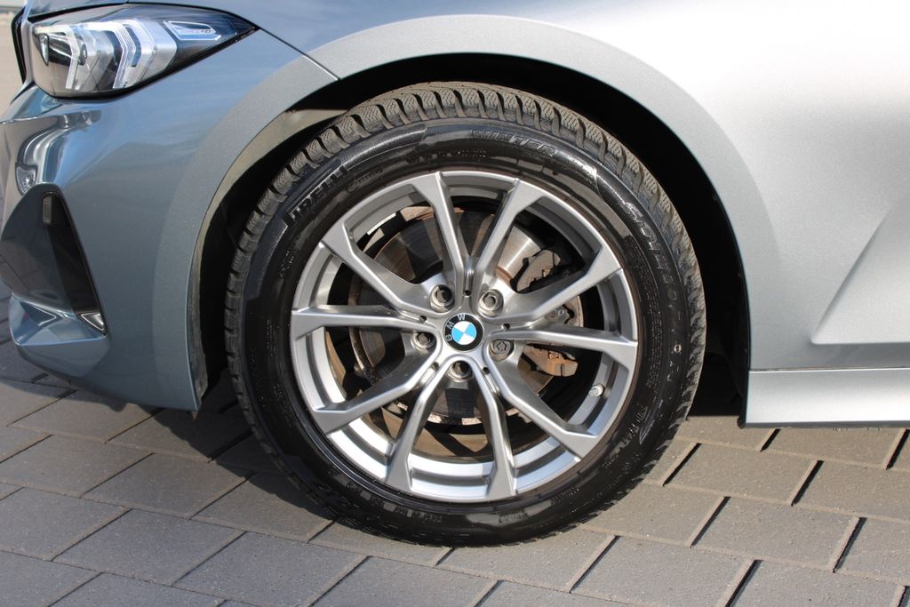 BMW 320 d xDrive Touring NAVI SHZ LED PDC AUT LIVE