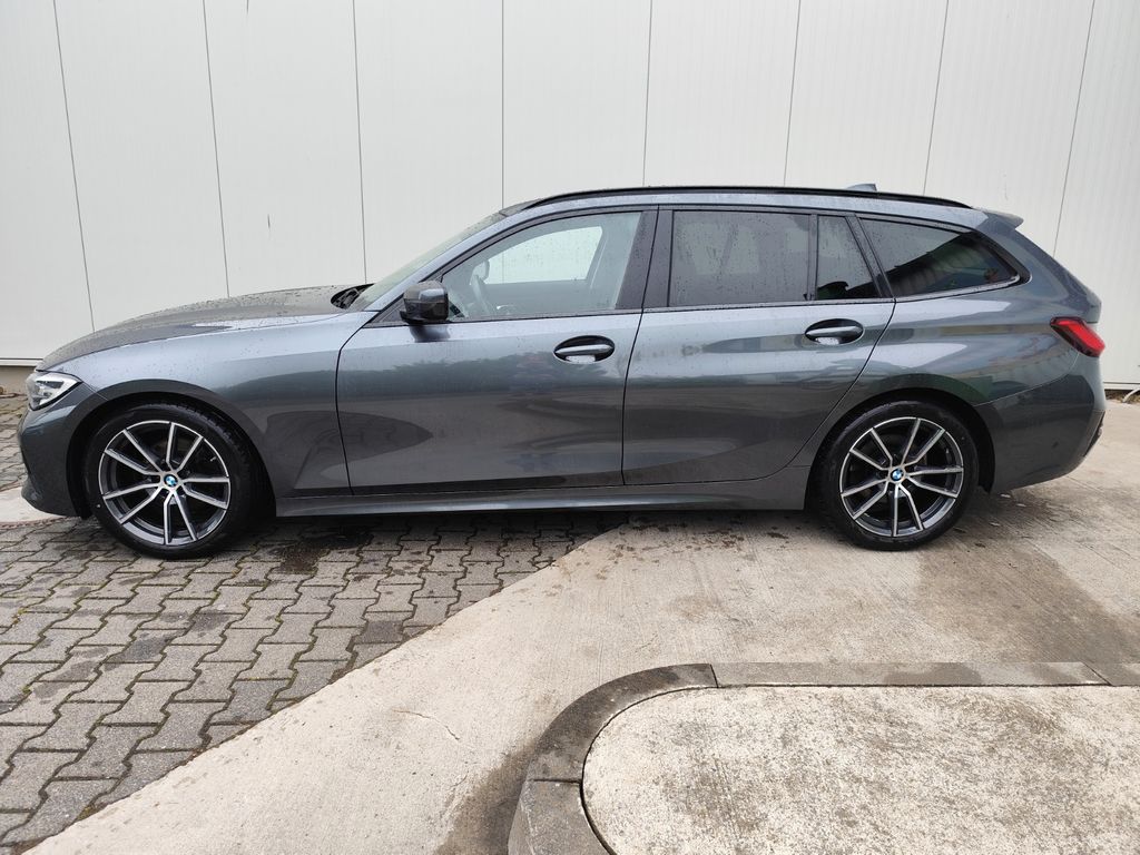 Image of BMW 320