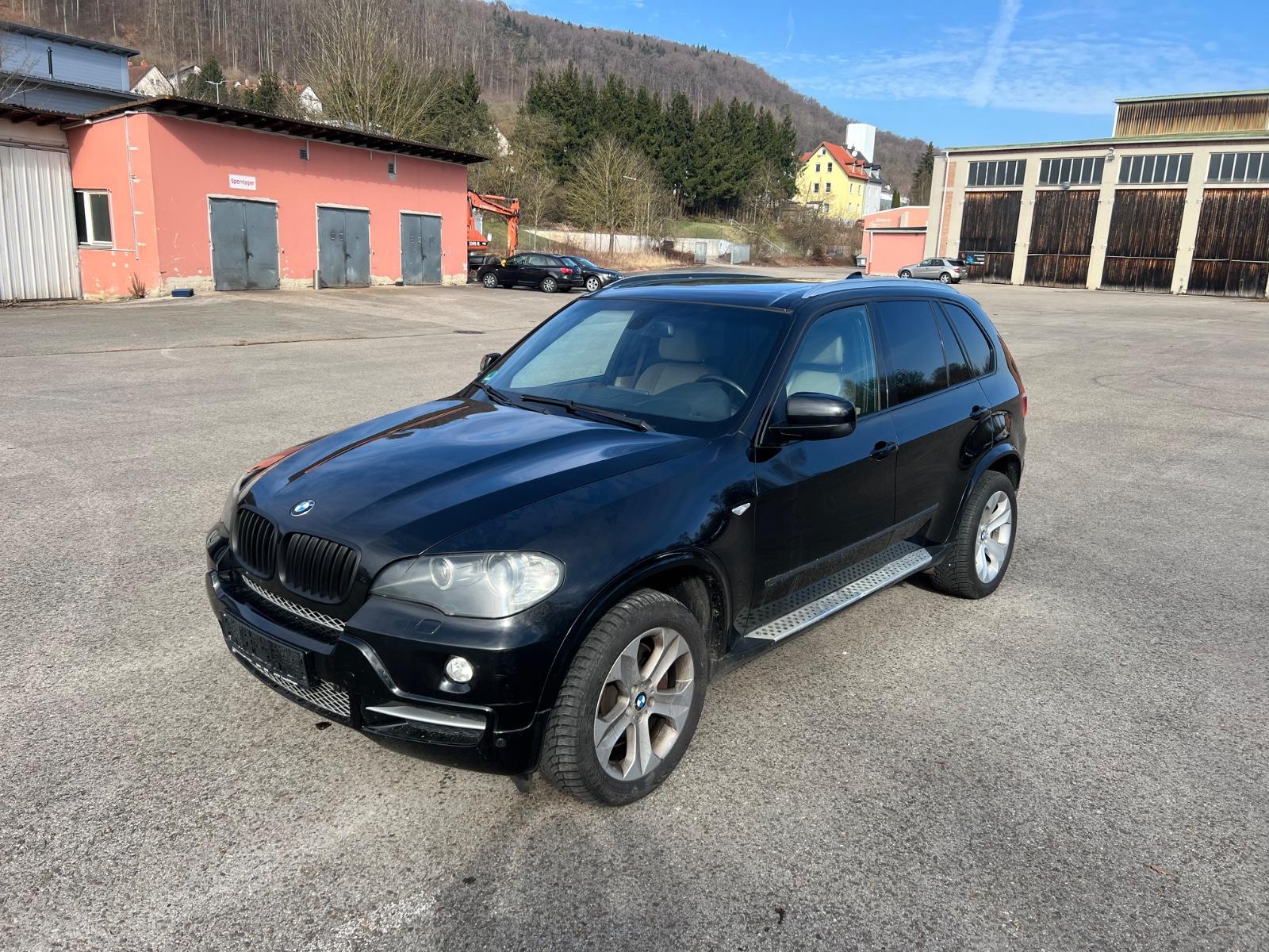 BMW X5 3.0sd 7-Sitzer Xenon Navi Leder Pano Sport-Pa