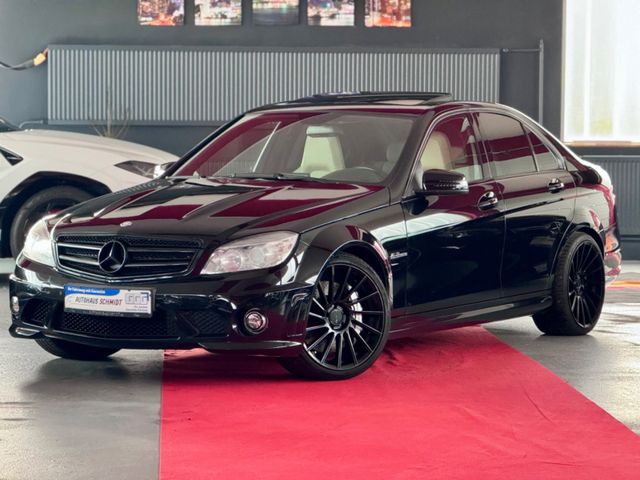 Mercedes-Benz C 63 AMG DEUTSCH Comand Glasdach 19Zol Leder