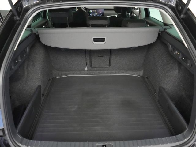 Octavia COMBI TOUR TDI DSG+AHK+KLIMA+NAVI+LED-SC