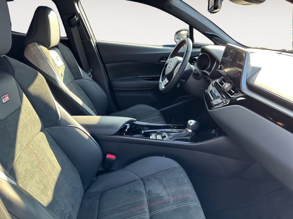 Fahrzeugabbildung Toyota C-HR 2.0 Hybrid GR Sport