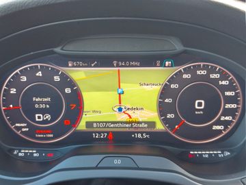 Audi A3 35 TFSI sport*Autom*LED*Navi*AHK*SHZ*PDC*