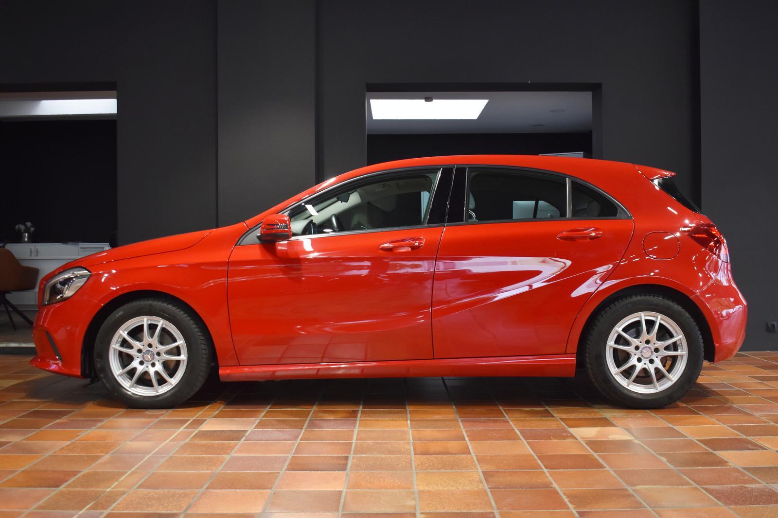 Mercedes-Benz A 180 7G LED LEDER-SPORTSI NAV KAM SPUR TEMPO SH