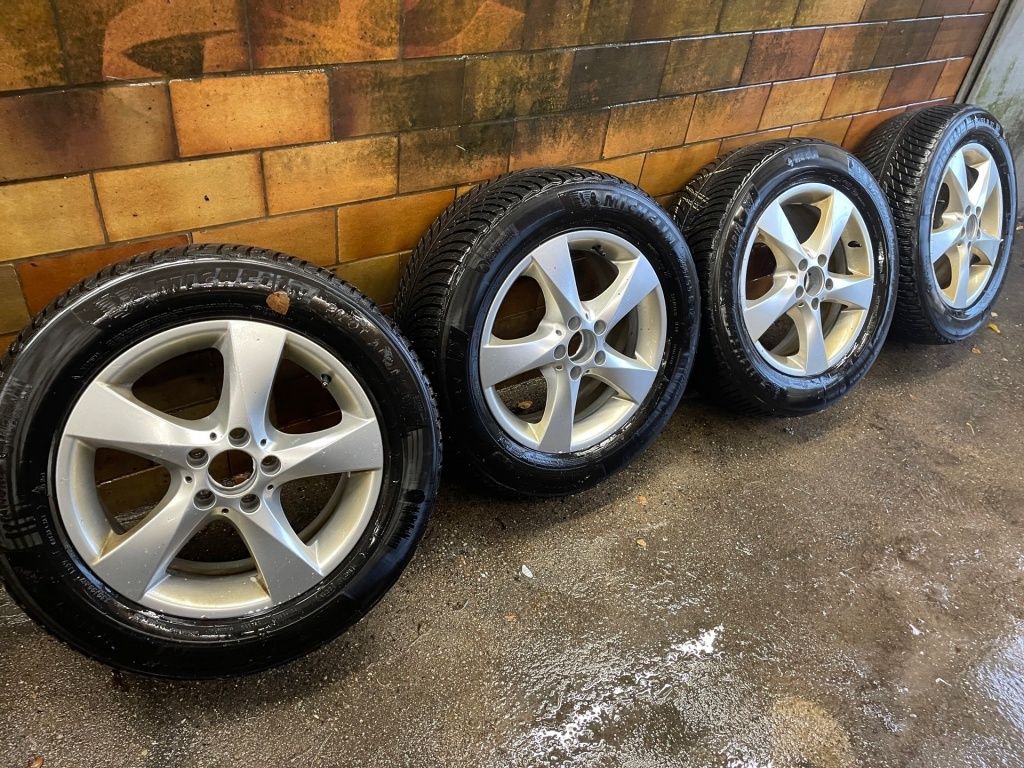 Fahrzeugabbildung Mercedes-Benz V 300 d 4MATIC EAV/L STHZ, AIRMATIC, AHK, 360°