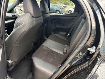 Toyota Yaris - 4