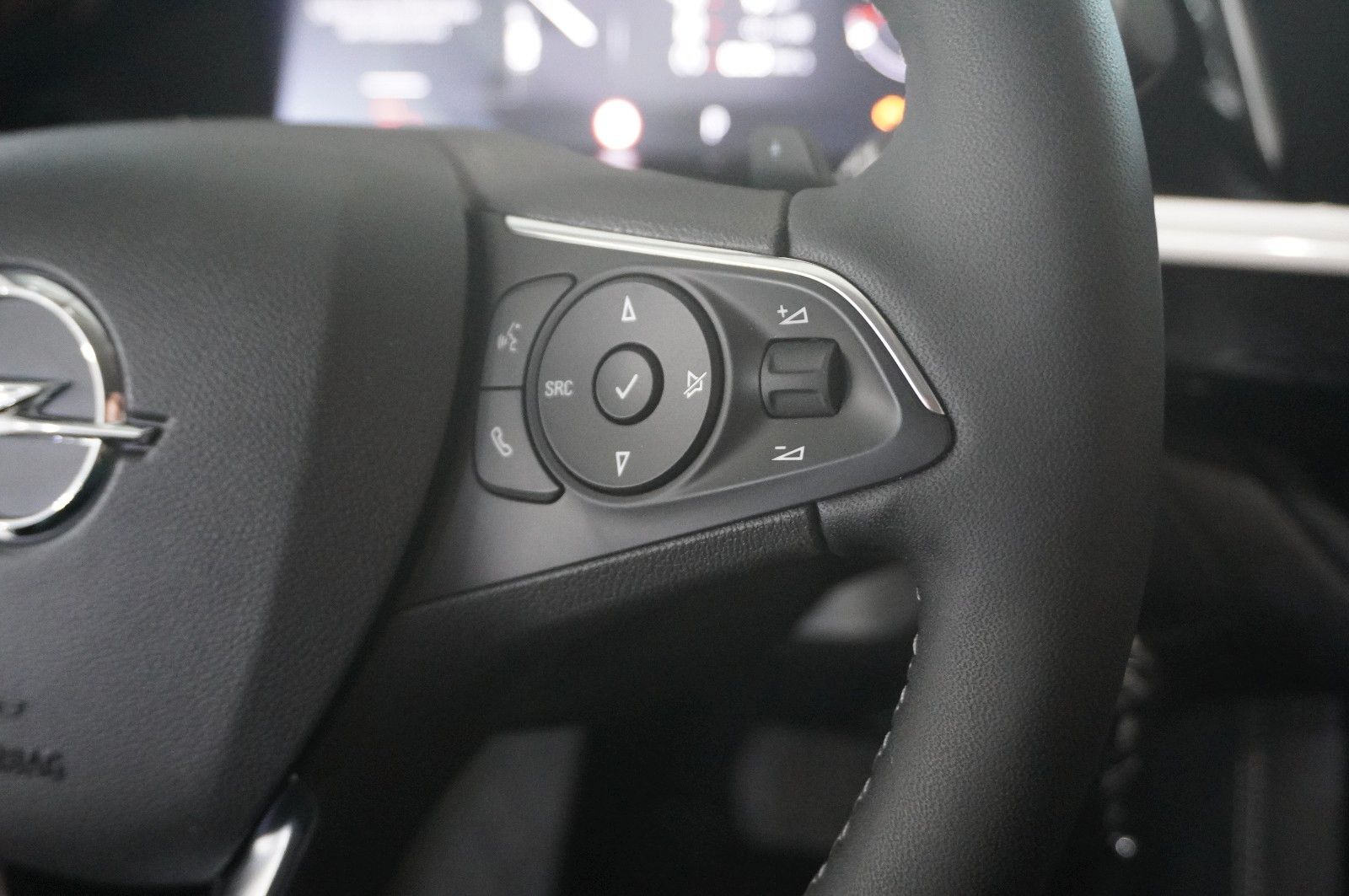 Fahrzeugabbildung Opel Grandland (X) 1.2T GS SPORT NAVI/LED/KAMERA/VIRT