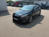 Ford Focus Lim. ST Leder-Sport * REMUS * H&R * - Ford Focus mit Benzin-Antrieb: Leder, Limousine, ST Sport