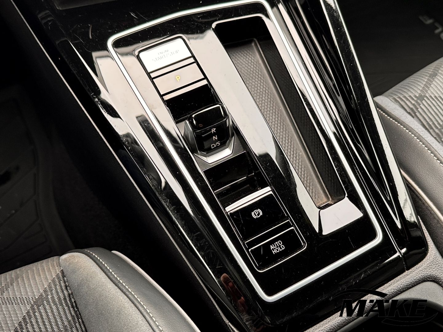 Golf Variant R-Line 2.0 TSI DSG ACC LED AHV NAV 