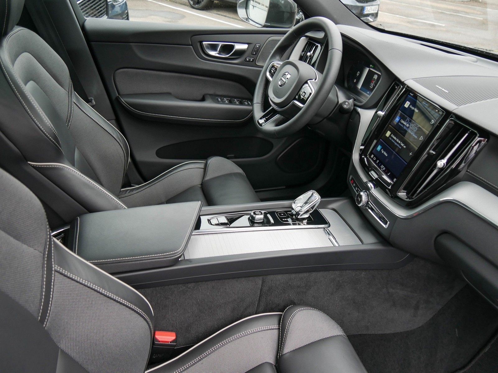 Volvo XC60 B4 Ultimate Bright Diesel AWD Luftfahrwerk* imagem 3