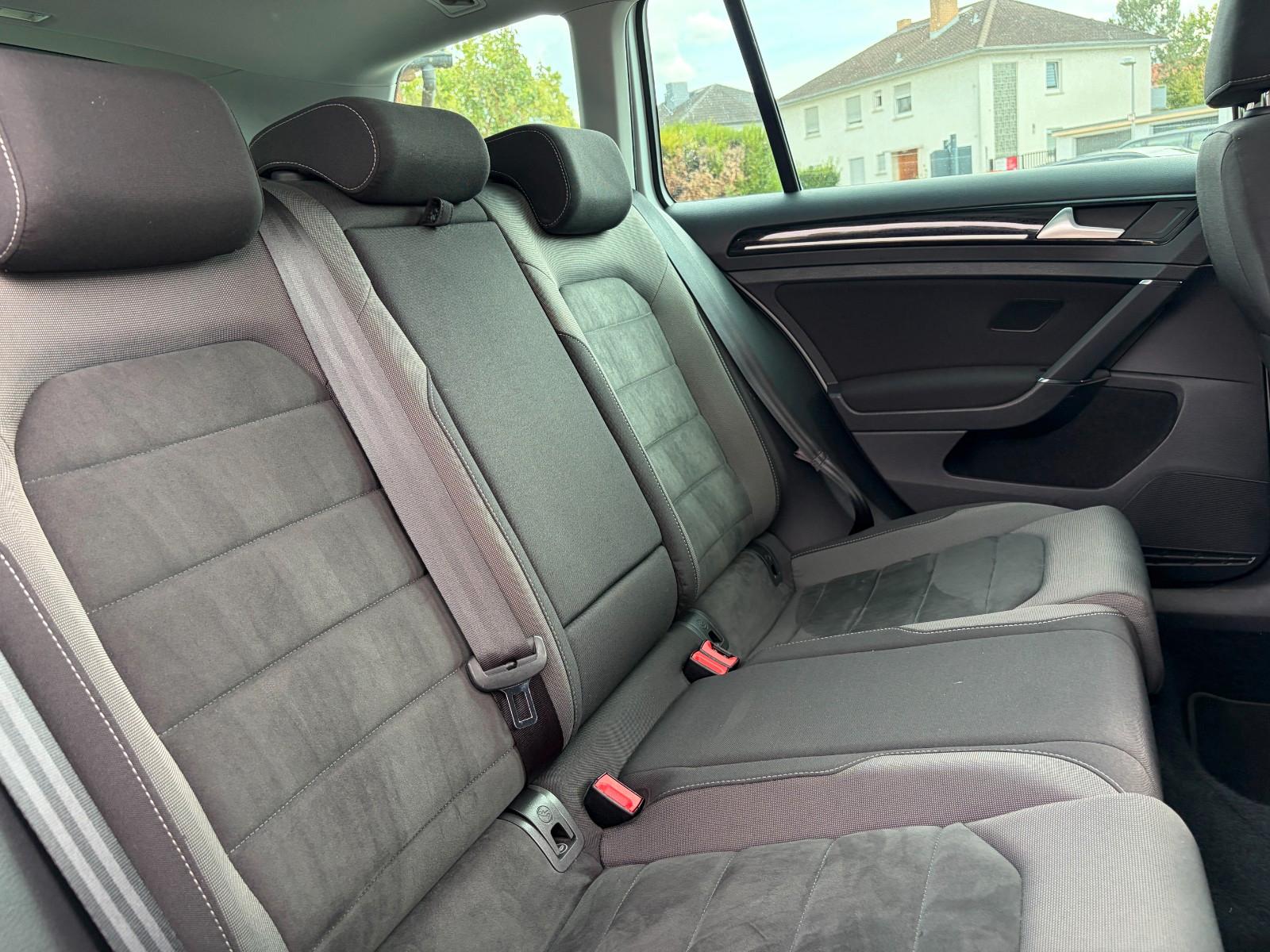 Volkswagen Golf VII Var Highline R Line*Pano*Kamera*ACC
