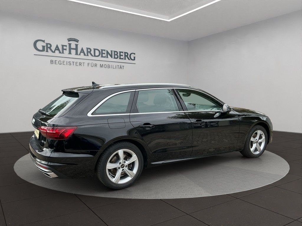 AUDI A4 2024